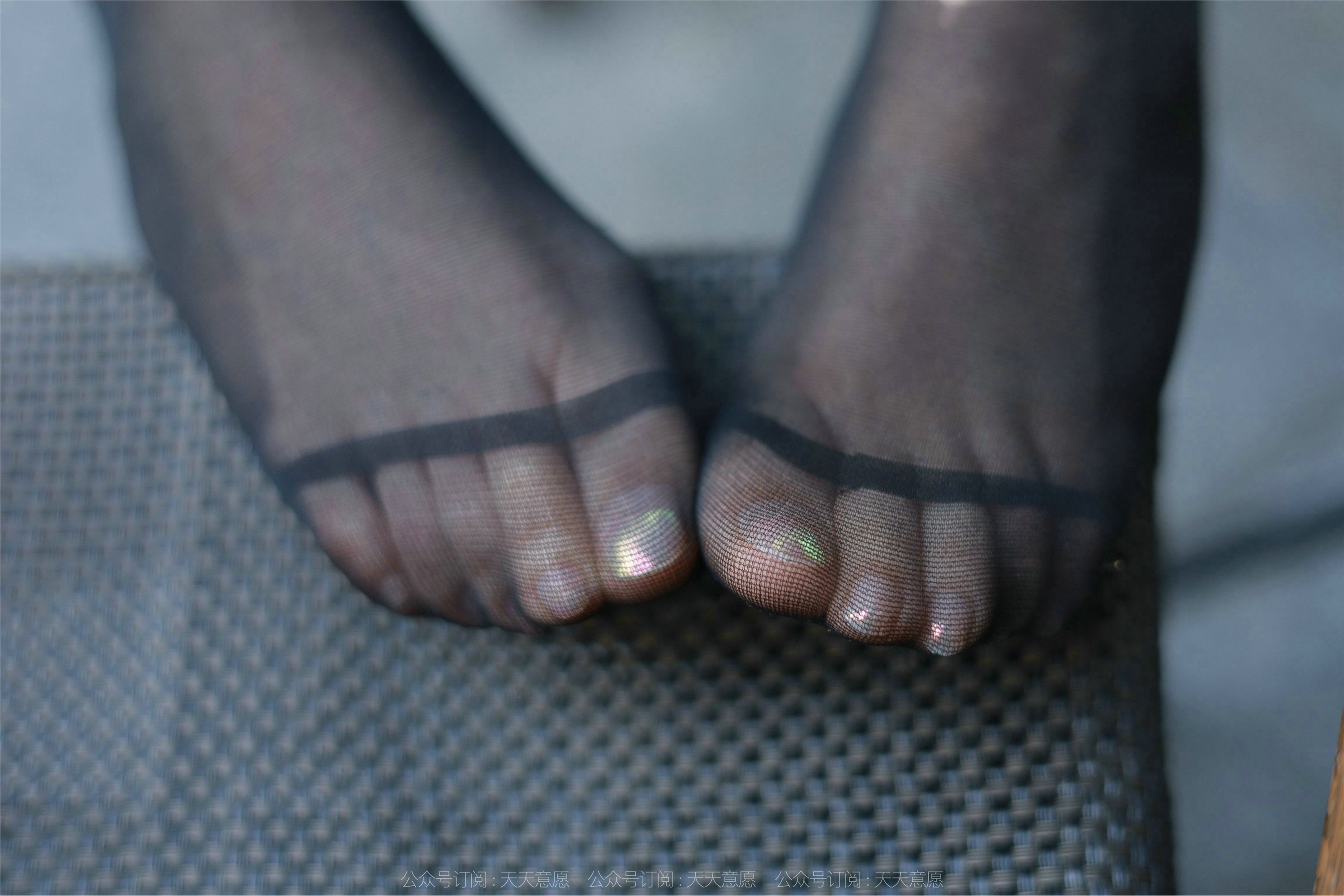 IESS异思趣向  2022.02.11 丝享家1002：婉萍《性感OL窄裙》